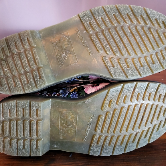 Dr. Martens Floral Multicolor Boots - Picture 8 of 10